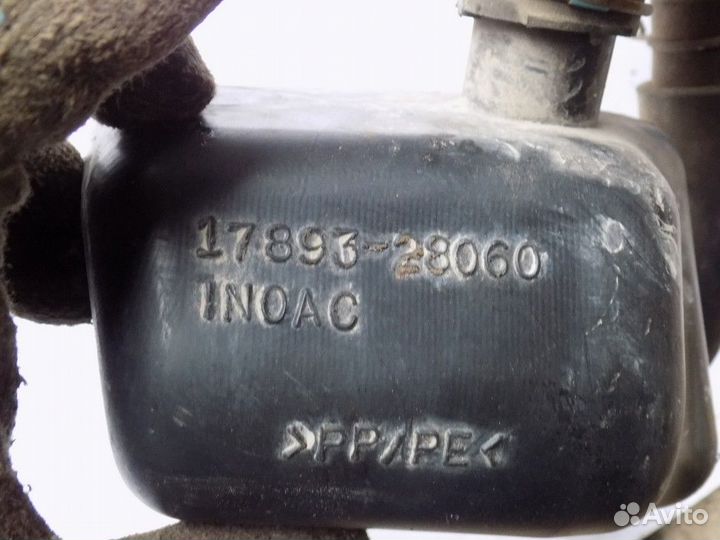 Резонатор воздушного фильтра RAV 4 2006-2013