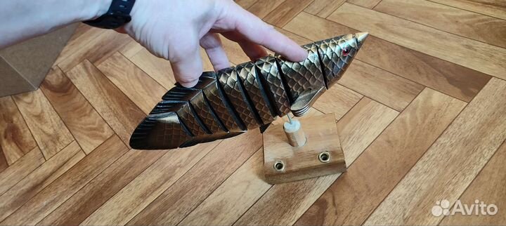 Статуэтка рыбы, предмет офиса