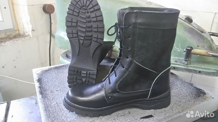 Продаю унты, сапожки, сапоги кожаные и манголи