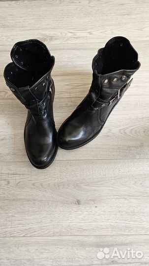 Ботинки женские