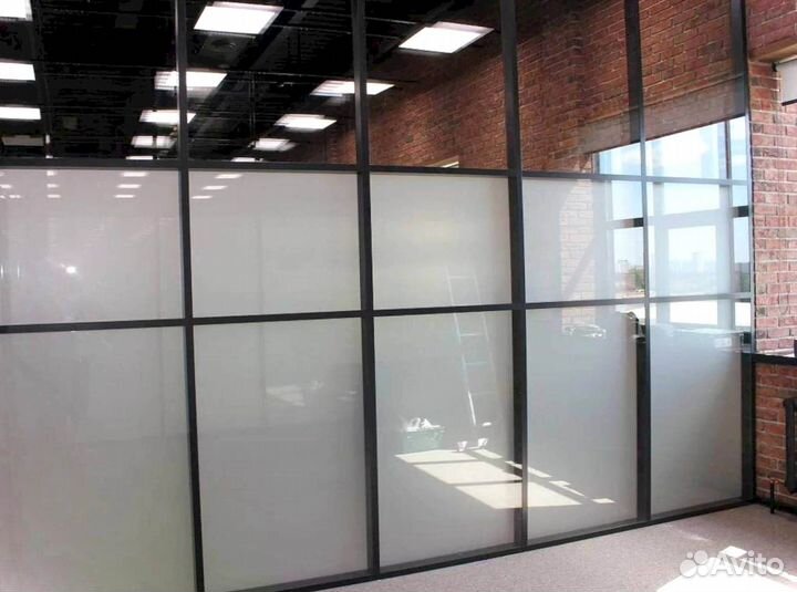 Стеклянная перегородка