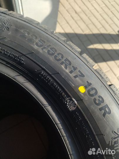 Triangle Snowlink TWT02 225/60 R17