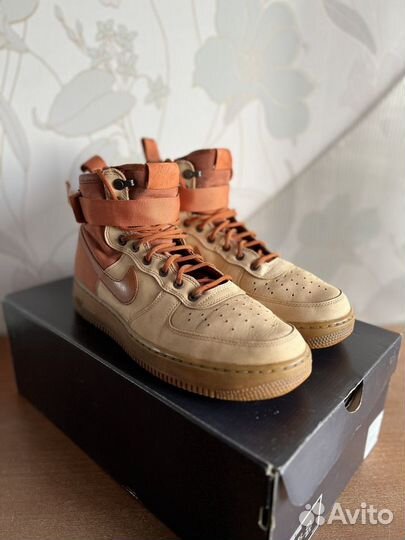 Nike SF Air Force 1 Mid Premium Praline