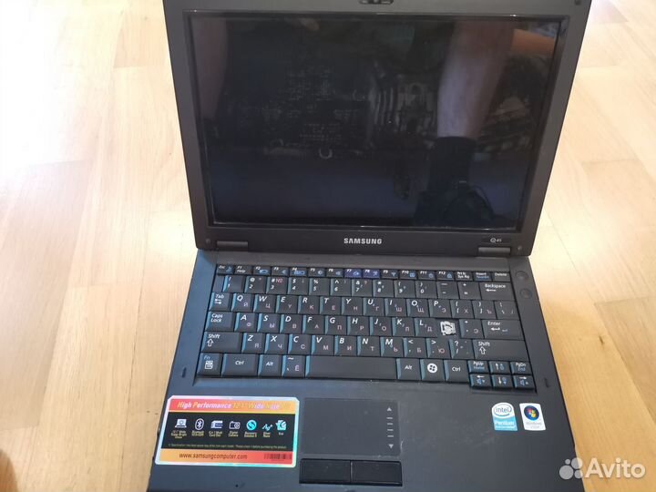 Ноутбук Samsung NP-Q45