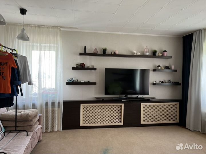 Полки настенные со скрытым креплением