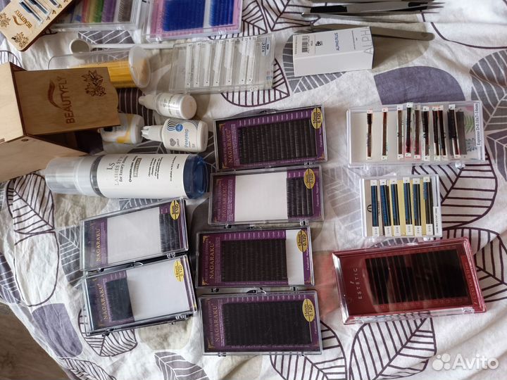 Для наращивания ресниц материал