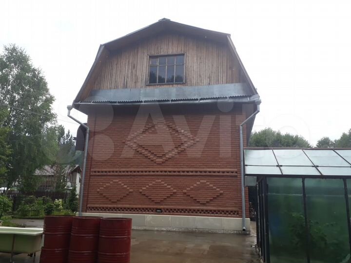 Дом 230 м² на участке 12 сот.