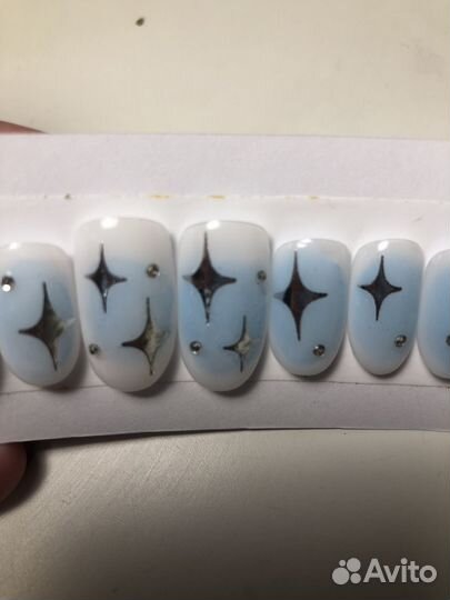 Накладные ногти с клеем