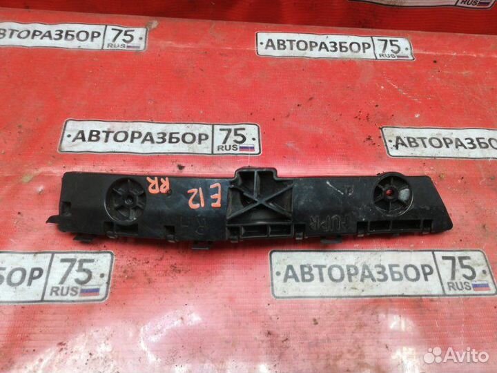 Крепление бампера заднее правое Nissan Note E12