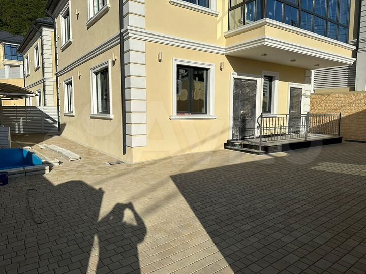 Дом 179 м² на участке 4 сот.