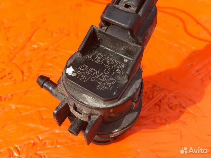 Насос (моторчик) омывателя стекла Toyota 2003 RAV