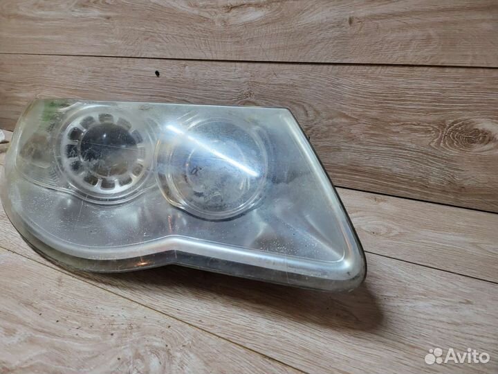 Фара правая на Volkswagen Touareg 1 Рестайлинг