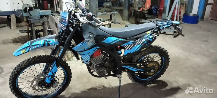 Regulmoto CR-Z300