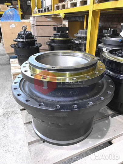 Бортовой редуктор Hitachi ZX470H-3F 9263595