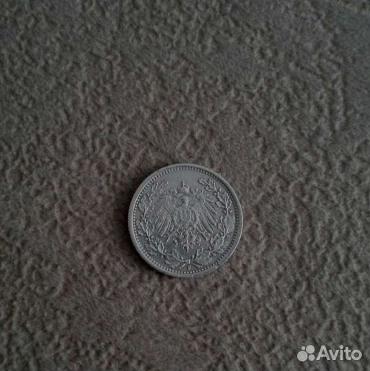 Серебряная монета