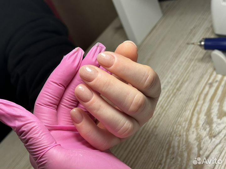 Маникюр в салоне