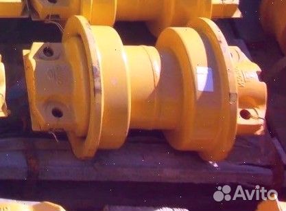 John Deere 750J Каток поддерживающий в сборе