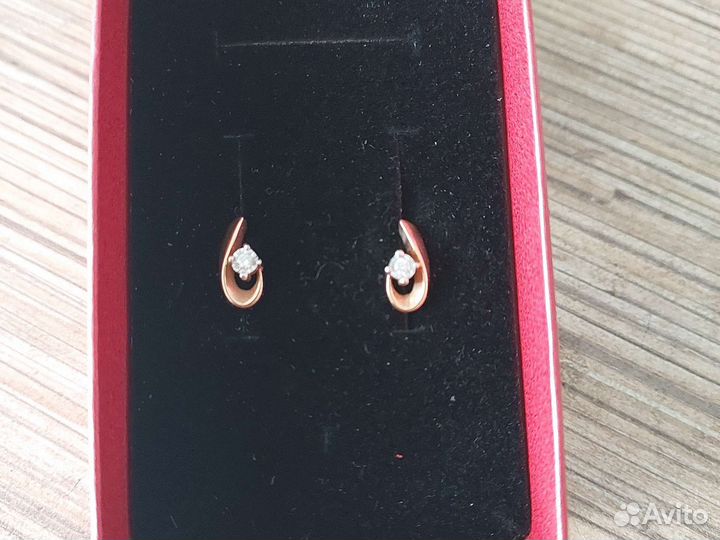 Золотые серьги с бриллиантами,585