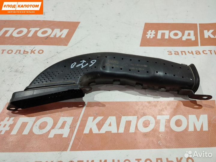 Воздухозаборник Ford Kuga 2 2015 F1F1-9E635-BA