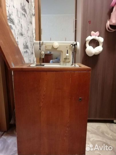 Машина швейная