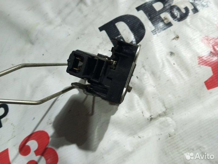 Замок двери задний левый Renault Sandero stepway