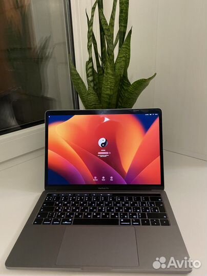 Продам Apple macbook pro 2018