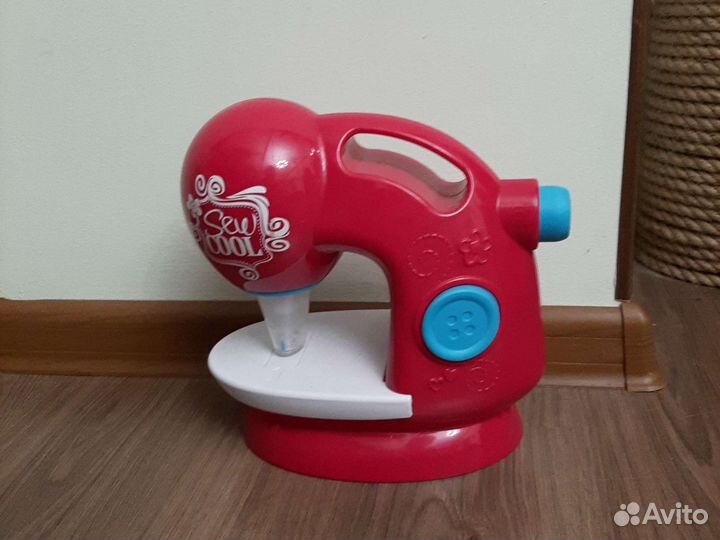 Детская швейная машинка