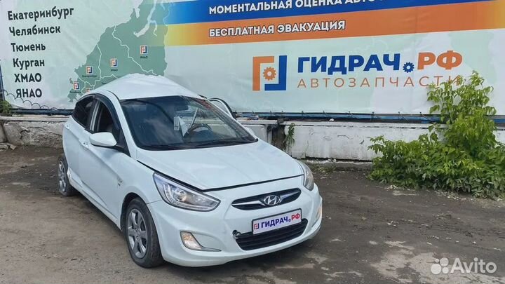 Моторчик стеклоочистителя передний Hyundai Solaris