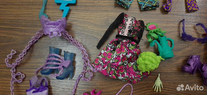Аксессуары и одежда для кукол монстр хай