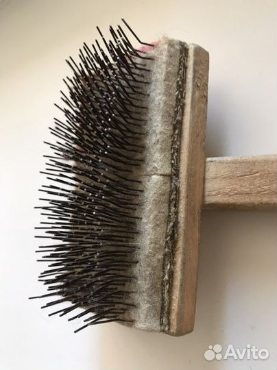 Щетки для вычесывания собак