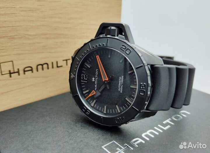 Часы Hamilton Khaki Navy H77845330