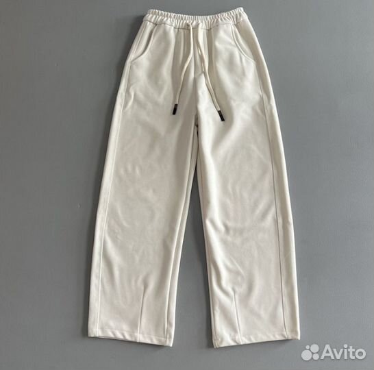 Спортивные штаны в стиле old money широкие