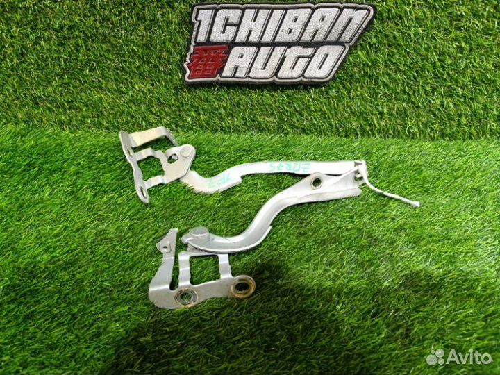 Петля капота Toyota Noah ZRR75