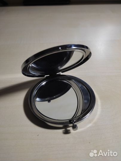 Зеркальце карманное