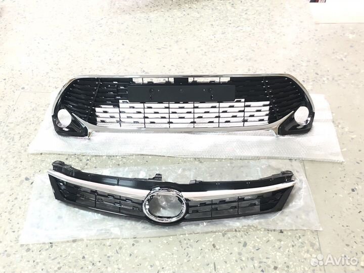 Решётки бампера на Toyota Camry v55 экслюзив