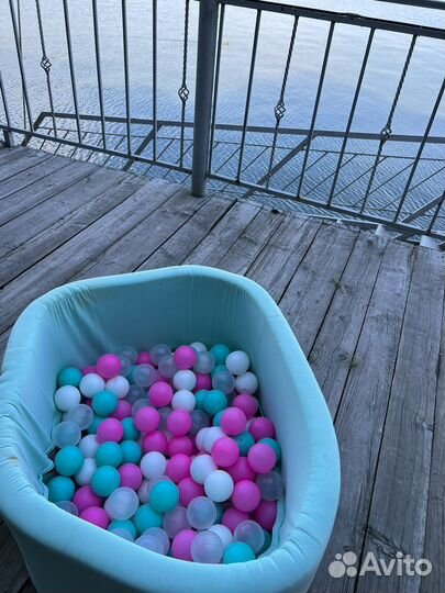 Сухой бассейн с шариками