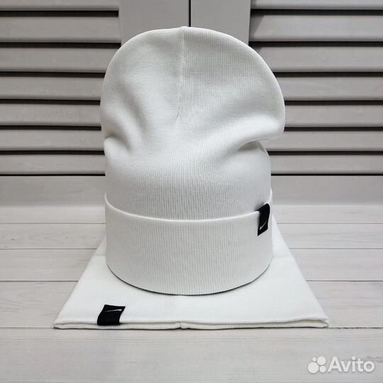 Комплект шапка и снуд