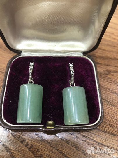 Серебряные серьги с нефритом 925 пр