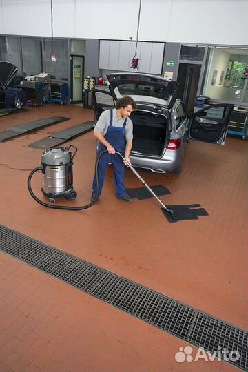 Профессиональный пылесос Karcher NT 70/2 Me Classi