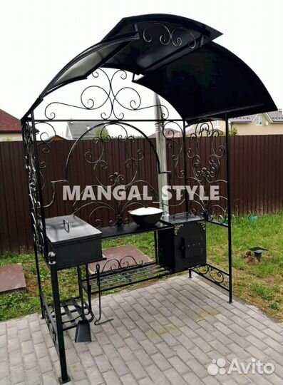 Мангал с крышей
