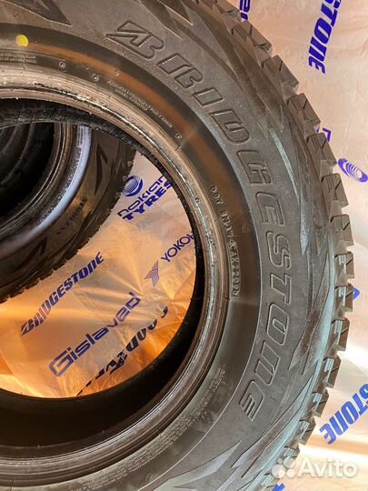 Bridgestone Blizzak DM-V1 285/65 R17 116R