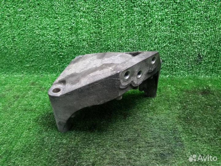 Кронштейн двигателя правый Opel Meriva B (2010-20