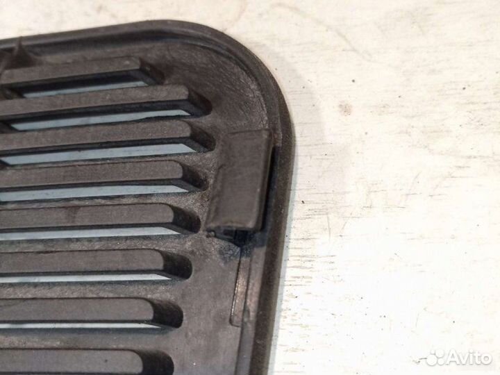 Крышка фонаря правая Opel Astra F хетчбек 1.4I