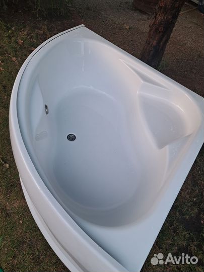 Акриловая ванна угловая