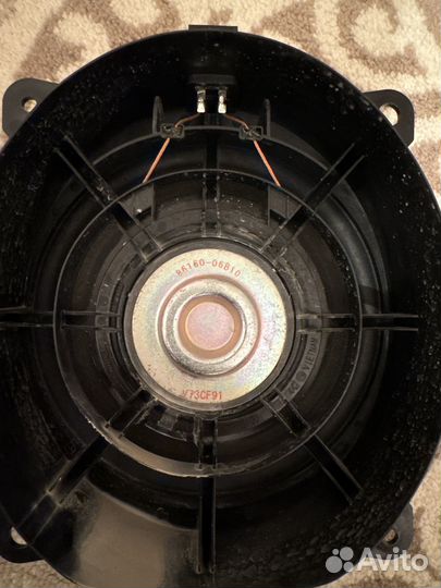 Калонки на камри 75