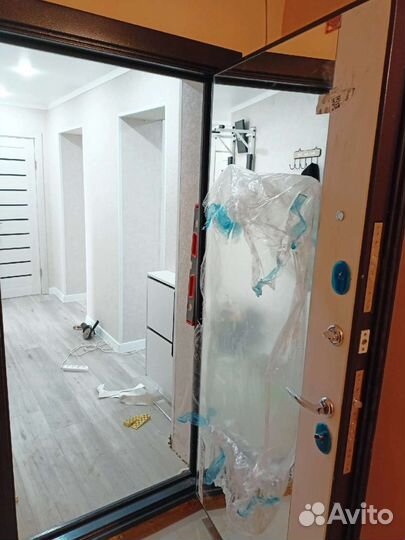 Двери входные с зеркалом от производителя