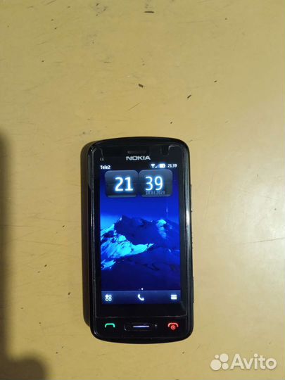 Nokia C6-01