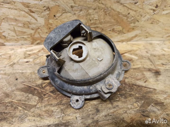 Фара противотуманная левая Kia Cerato 1