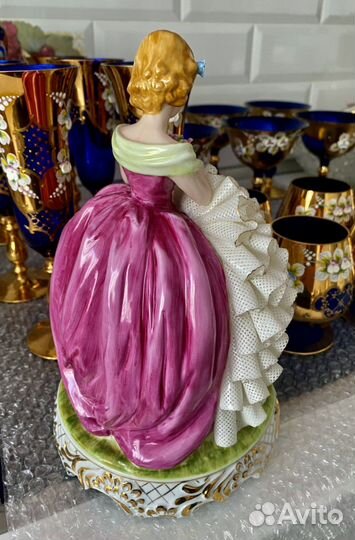Статуэтка Италия Девушка в розовом