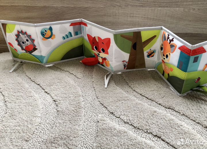 Книжка для малышей tiny love